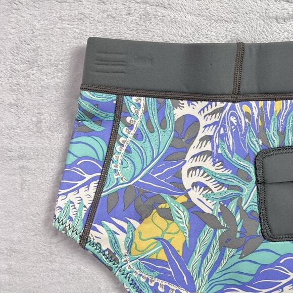 Patagonia R1 Lite Yulex Surf Shorts Size 6 NWT Floral Beachy Summer Athletic - Picture 7 of 13